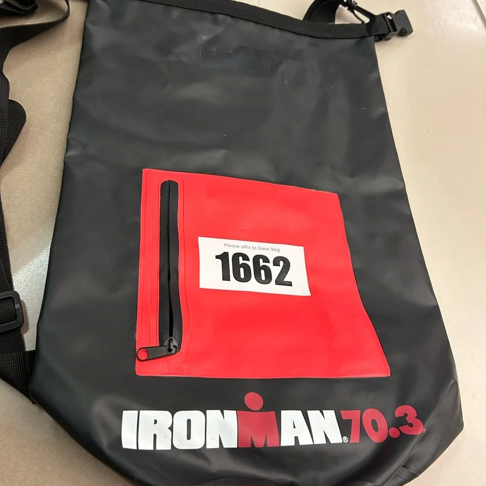 Iron Man Black and Red Crossbody Messenger Bag Clean and like new!